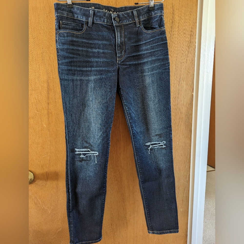 White House Black Market Skimmer Jeans Distressed Dark Wash, 10